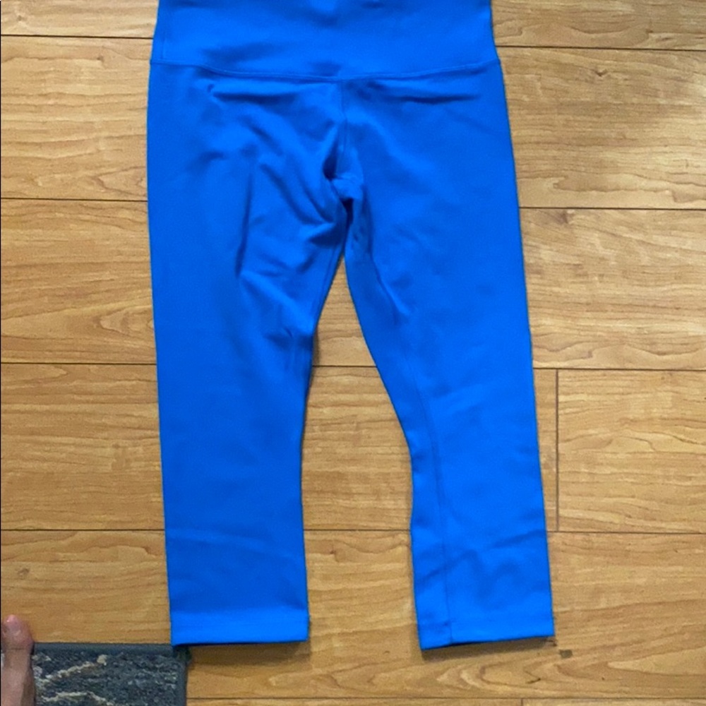 Reversible blue/black lululemon crop leggings